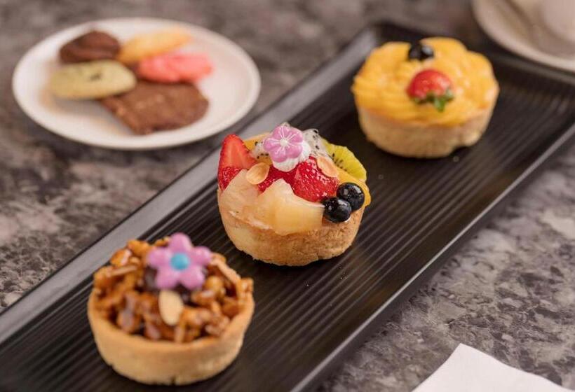 Kempinski Hotel Khan Palace