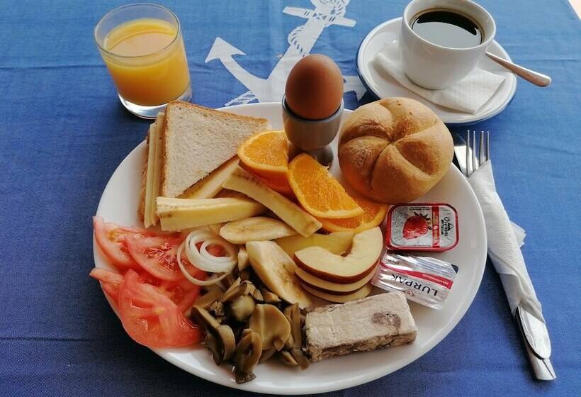 Mirabella Apartments