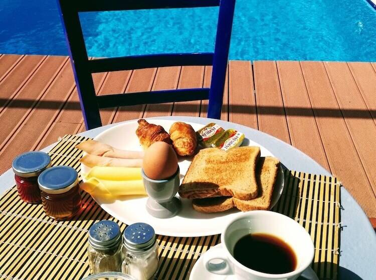 Mirabella Apartments