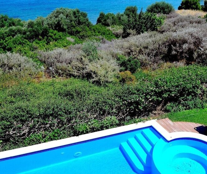 Mirabella Apartments