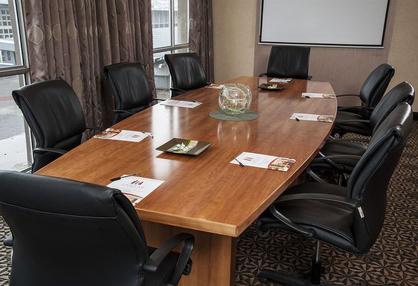 فندق The Soweto  & Conference Centre