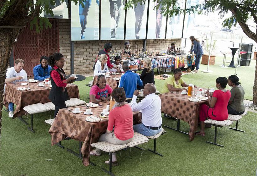 בית מלון כפרי The Soweto  & Conference Centre