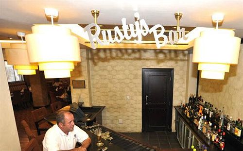 فندق The Soweto  & Conference Centre