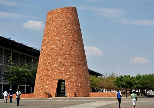 فندق The Soweto  & Conference Centre