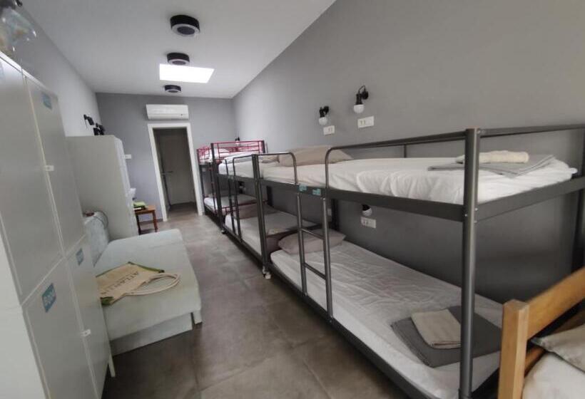 Subtub Hostel Makarska