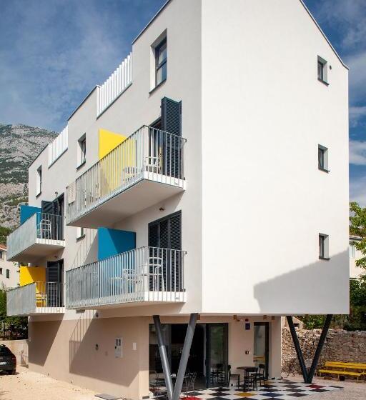 Subtub Hostel Makarska