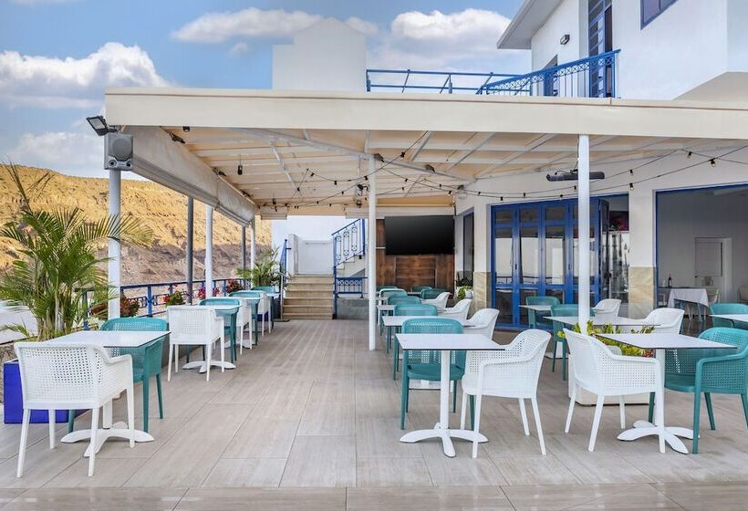 Apartments At Cala Blanca