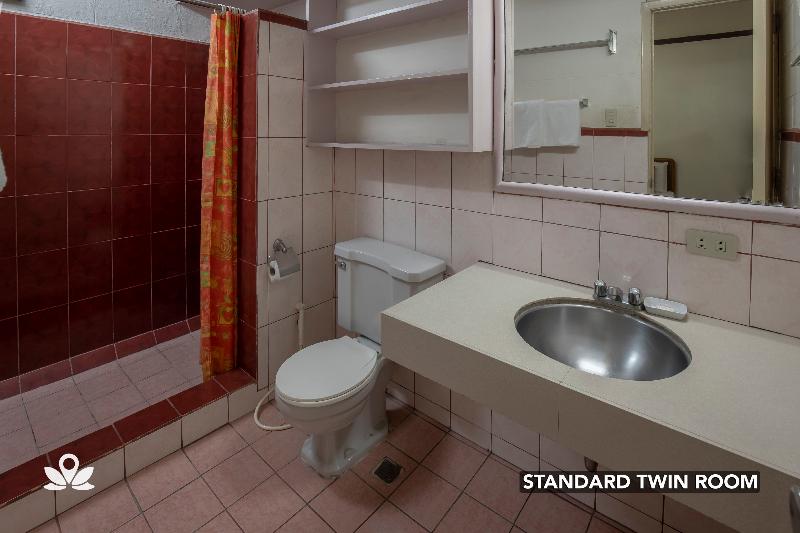 Broadway Court Apartelle 4th Street