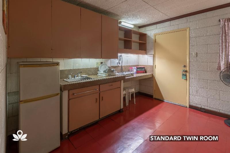 Broadway Court Apartelle 4th Street