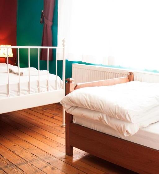 Cheers Midtown Hostel