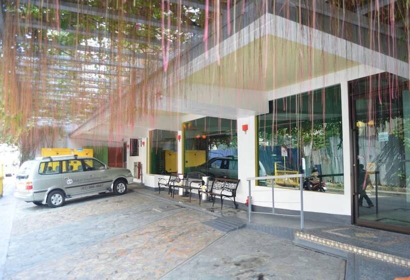 هتل Franchise One