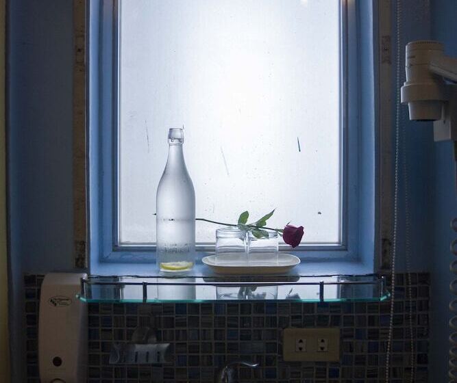 هتل Franchise One