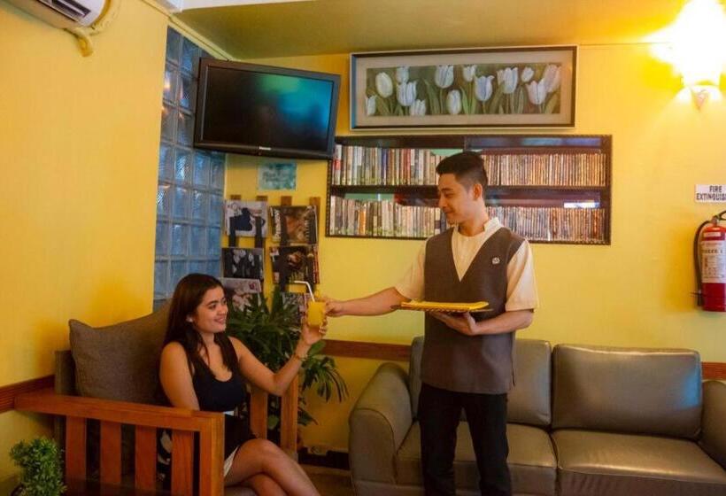 هتل Franchise One