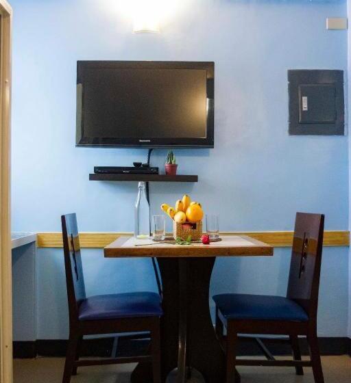 هتل Franchise One