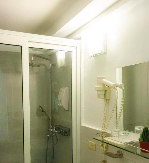 هتل Franchise One