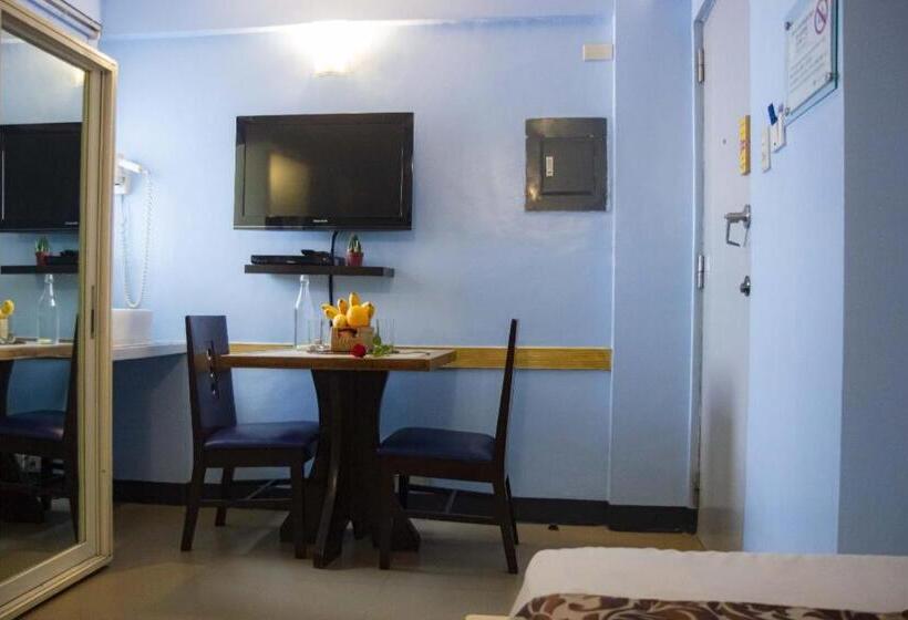 هتل Franchise One