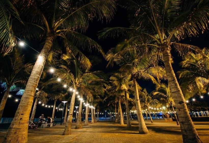 هتل Franchise One