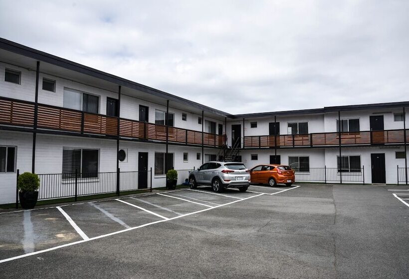 Hobart Tower Motel