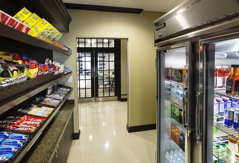 هتل Holiday Inn Express & Suites Ottawa West Nepean, An Ihg