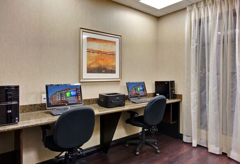 هتل Holiday Inn Express & Suites Ottawa West Nepean, An Ihg