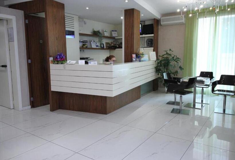 Отель 33 Baroni