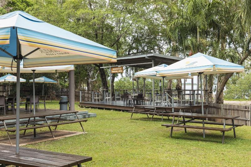 هتل Albatross Bay Resort