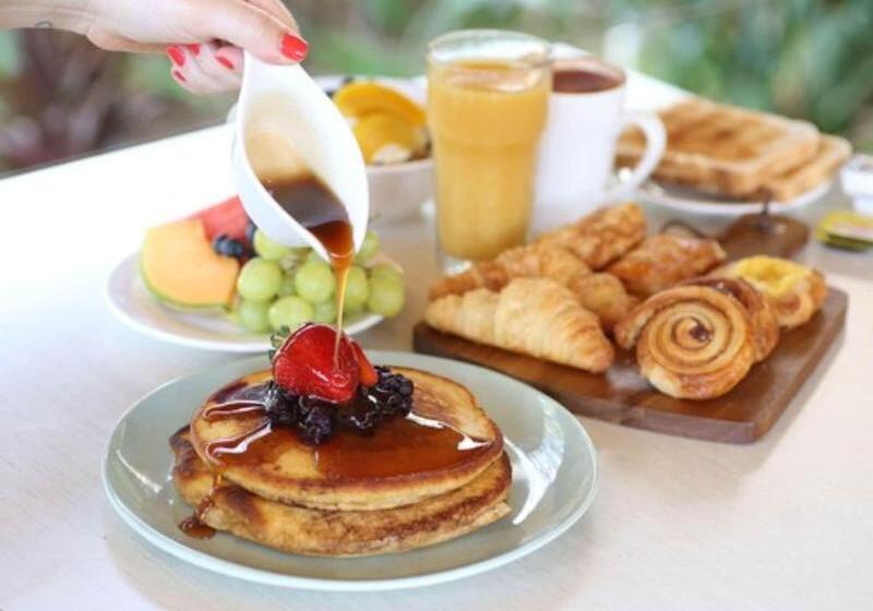 هتل Albatross Bay Resort