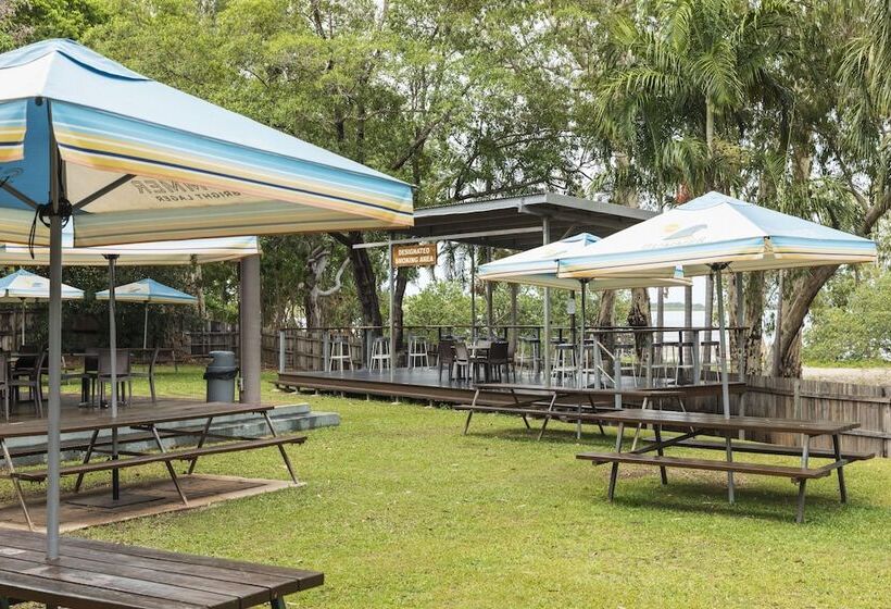 هتل Albatross Bay Resort