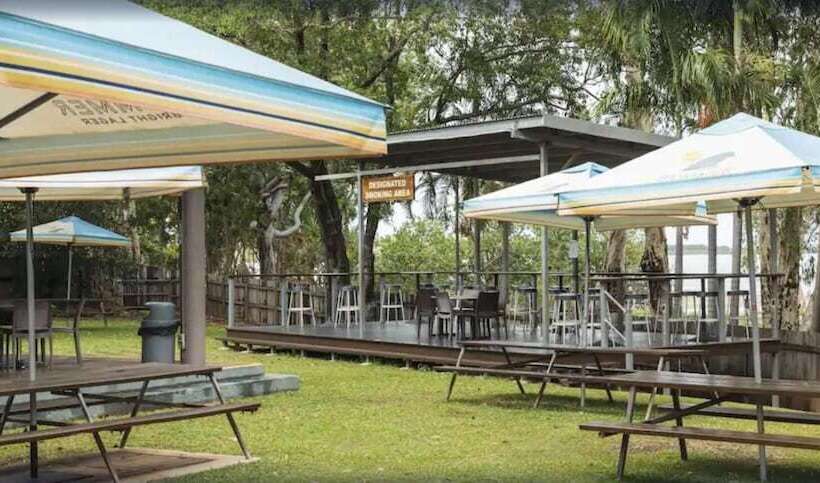 هتل Albatross Bay Resort