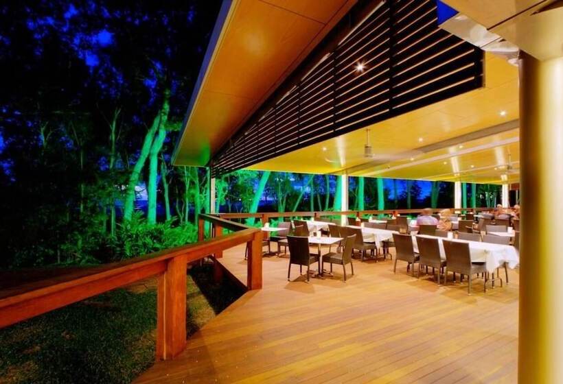 ホテル Albatross Bay Resort