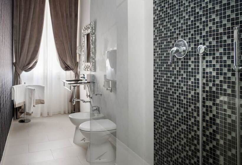 Hotel Albergo Rossini 1936  Small & Charming