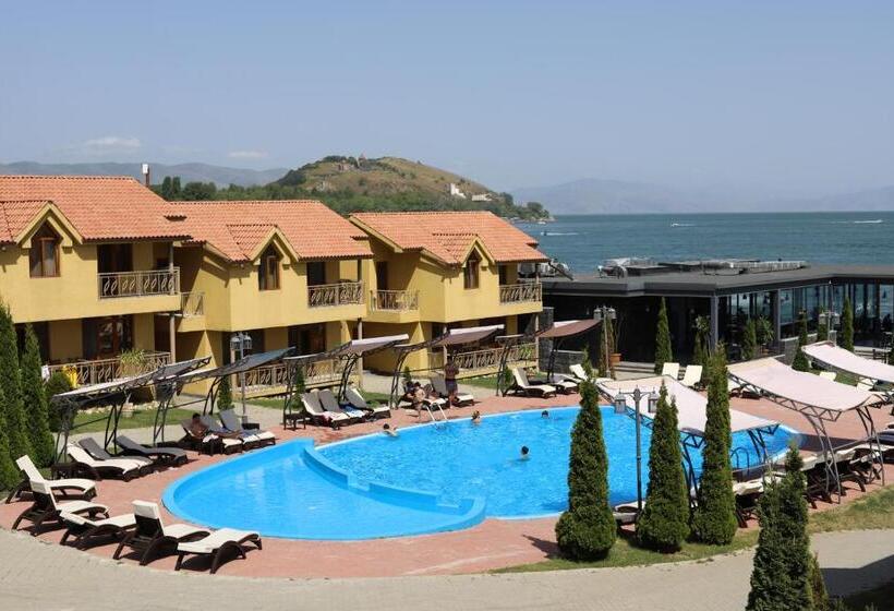 هتل Best Western Bohemian Resort