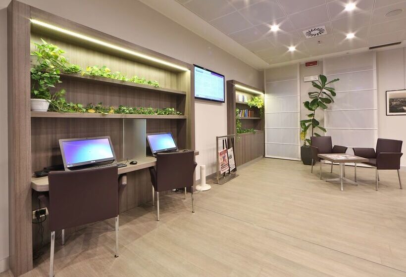 בית מלון כפרי Best Western Plus Borgolecco