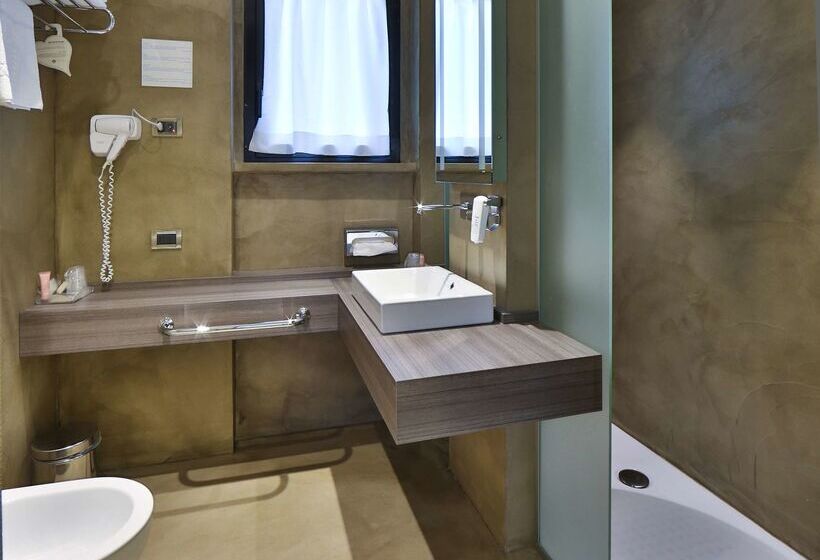 בית מלון כפרי Best Western Plus Borgolecco