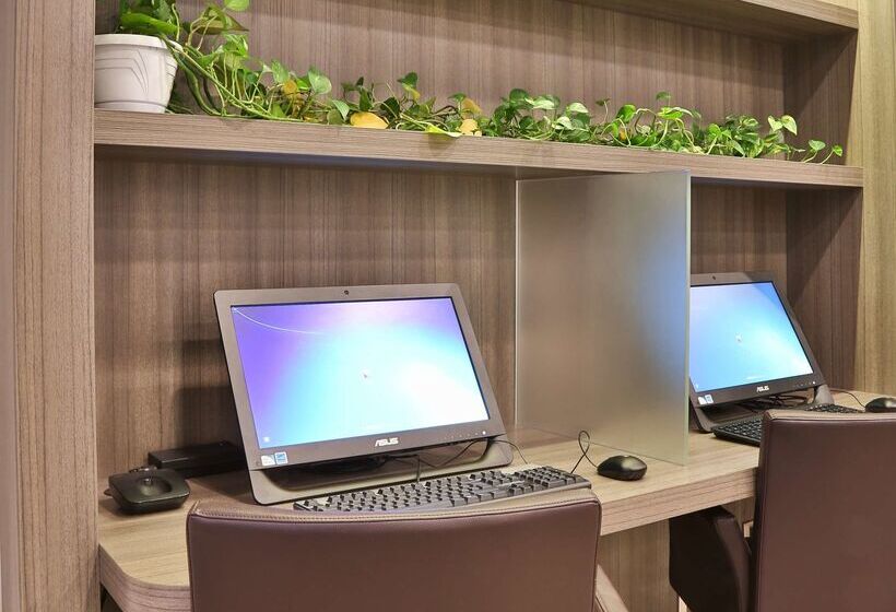 בית מלון כפרי Best Western Plus Borgolecco