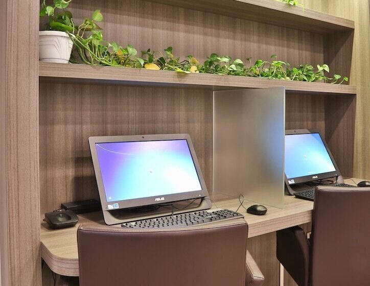 בית מלון כפרי Best Western Plus Borgolecco