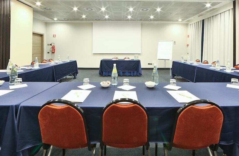 בית מלון כפרי Best Western Plus Borgolecco