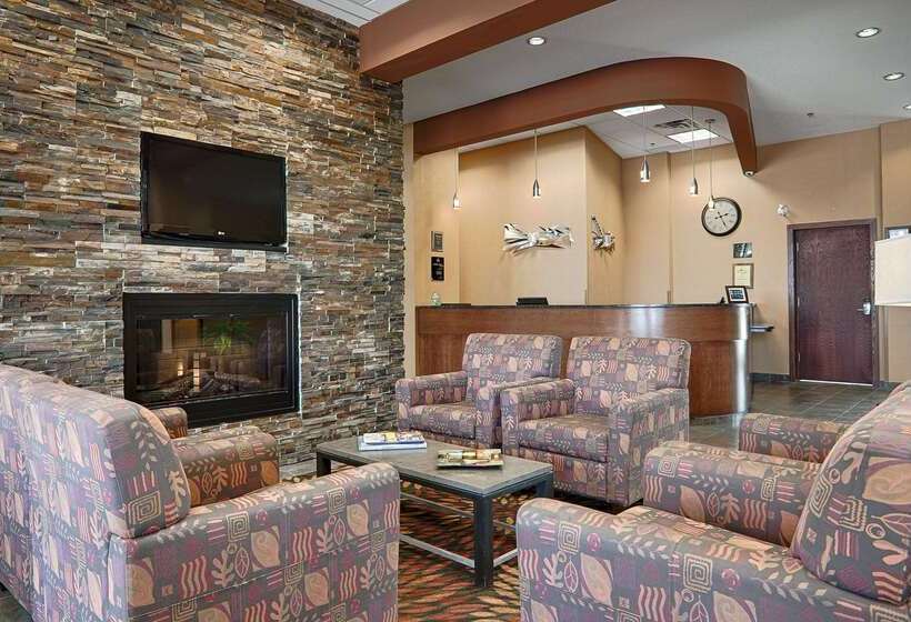 Отель Best Western Plus Chateau Inn Sylvan Lake