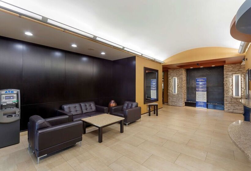 בית מלון כפרי Best Western Plus Sherwood Park Inn & Suites