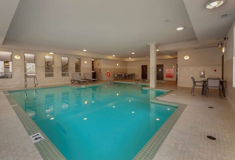 בית מלון כפרי Best Western Plus Sherwood Park Inn & Suites