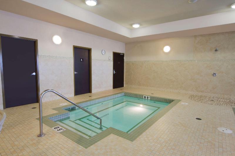 בית מלון כפרי Best Western Plus Sherwood Park Inn & Suites