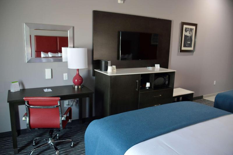 בית מלון כפרי Best Western Plus Sherwood Park Inn & Suites