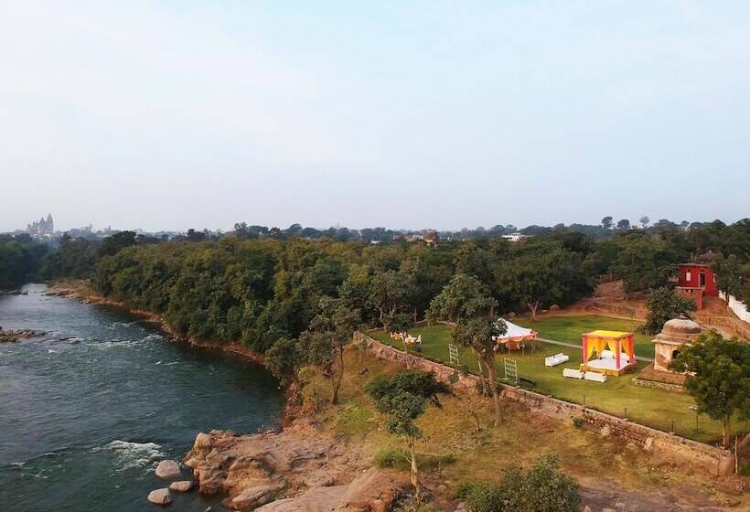 בית מלון כפרי Bundelkhand Riverside
