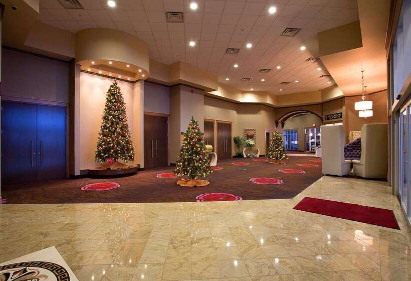 فندق Camrose Resort Casino