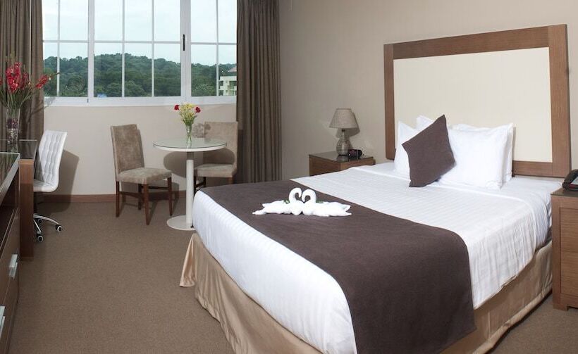 Central Park Hotel & Casino