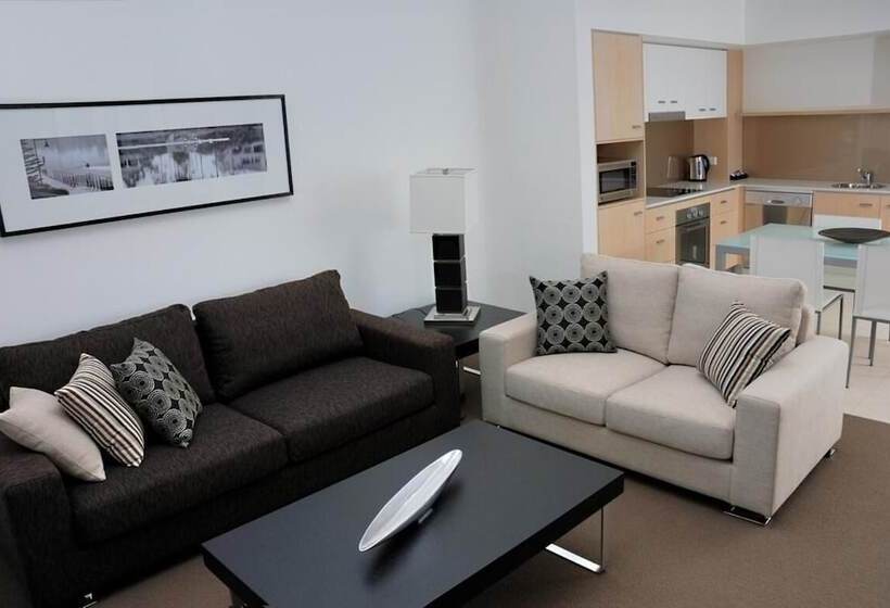 בית מלון כפרי Chancellor Executive Apartments