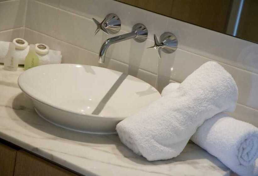 בית מלון כפרי Chancellor Executive Apartments