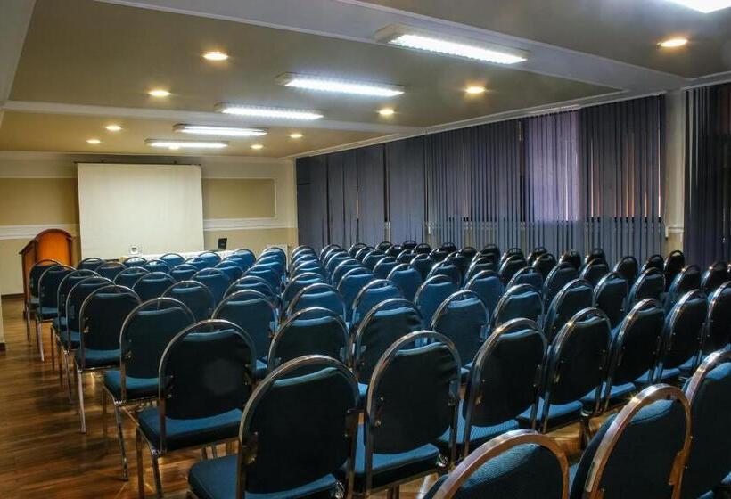 هتل Coloso Potosi