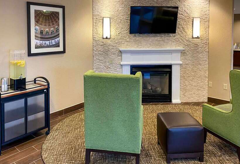 호텔 Comfort Inn Dekalb  Adjacent The University