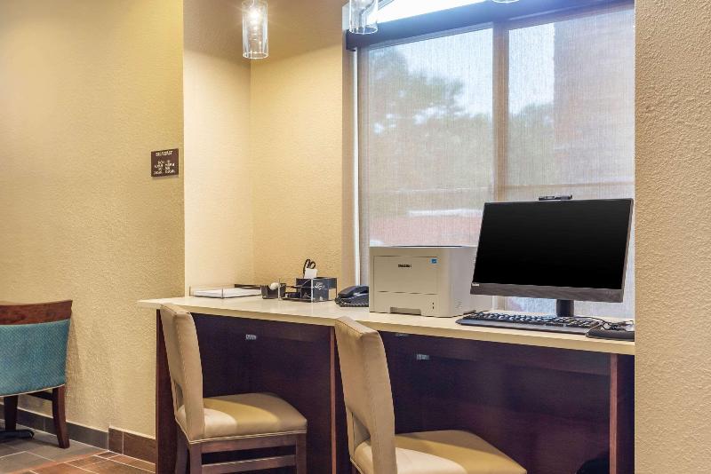 בית מלון כפרי Comfort Inn Dekalb  Adjacent The University